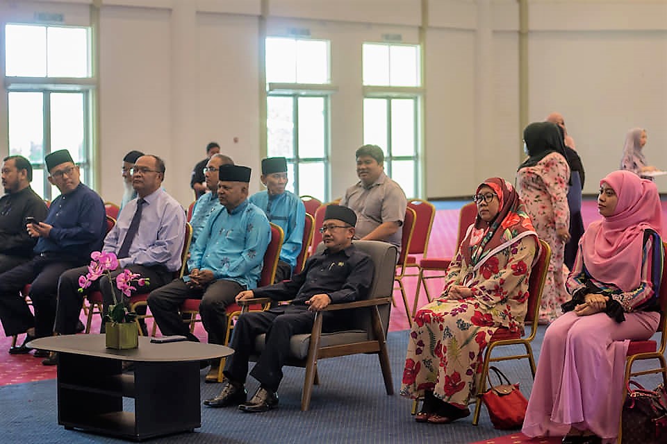 22102020_Majlis Penyampaian Sijil Bengkel Asas Bahasa Isyarat Sempena HAWE Daerah Belait (2).jpg